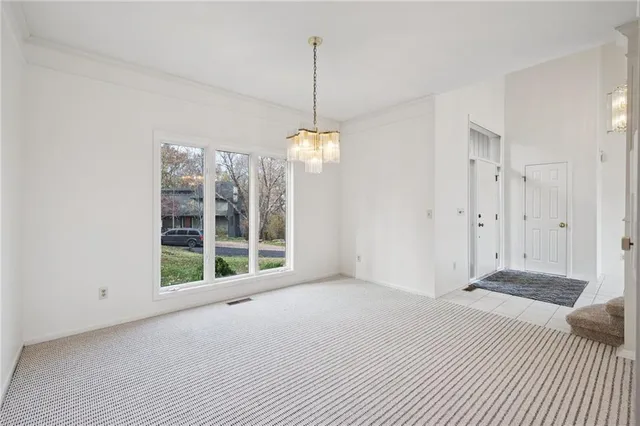 $525,000 | 5305 Northwest Bluff Drive, Kansas City, MO 64152