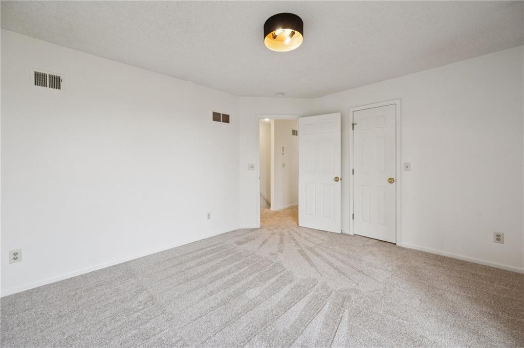 5305 Northwest Bluff Drive Kansas City, MO 64152 - Photo 21 of 34