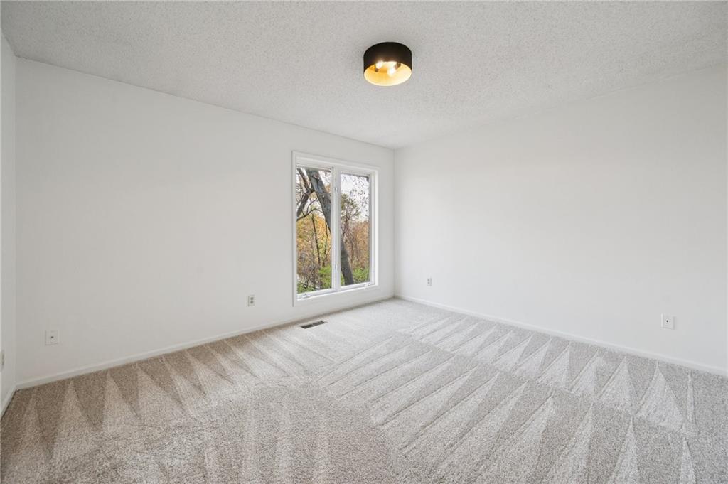 5305 Northwest Bluff Drive Kansas City, MO 64152 - Photo 22 of 34