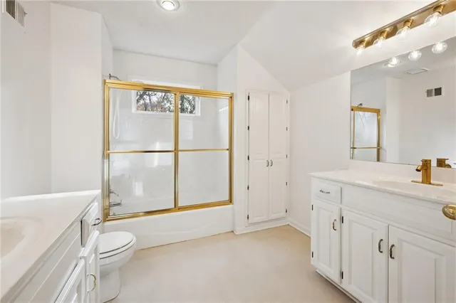 $525,000 | 5305 Northwest Bluff Drive, Kansas City, MO 64152