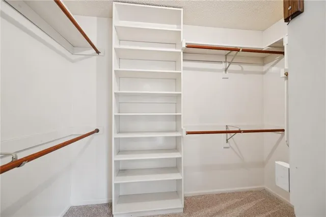 $525,000 | 5305 Northwest Bluff Drive, Kansas City, MO 64152