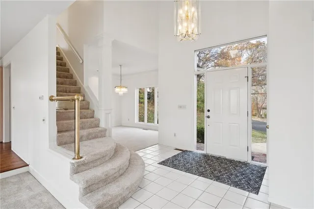 $525,000 | 5305 Northwest Bluff Drive, Kansas City, MO 64152