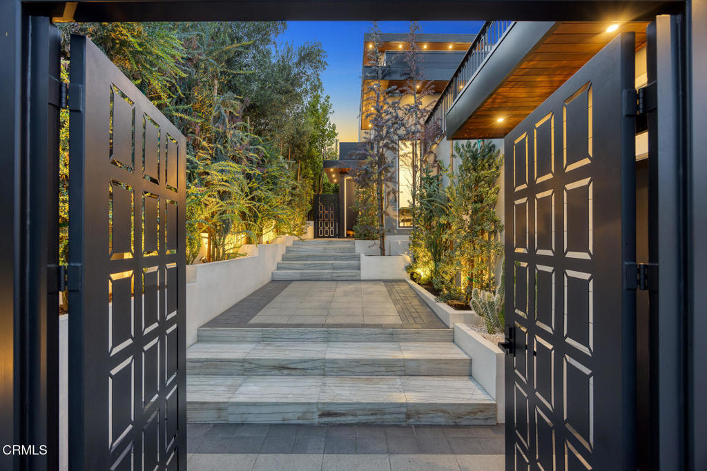 10747 Valleyheart Drive Studio City, CA 91604 - Photo 8 of 72 MLS_7