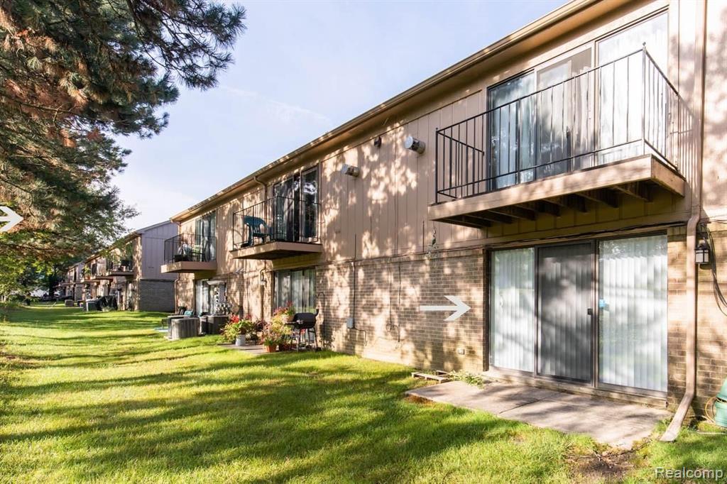 27334 Evergreen Road, Unit 21 Lathrup Village, MI 48076 - Photo 19 of 20
