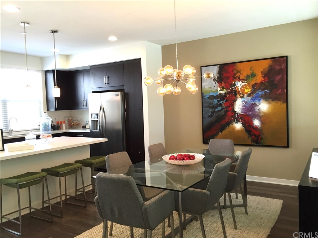 662 Colorado Circle Carson, CA 90745 - Photo 6 of 13 Kitchen and dining area