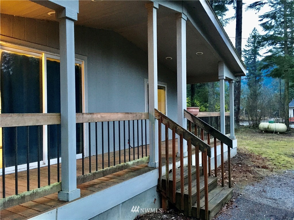 6222 Shamrock Road Maple Falls, WA 98266 - Photo 13 of 39 Gallery Image 13