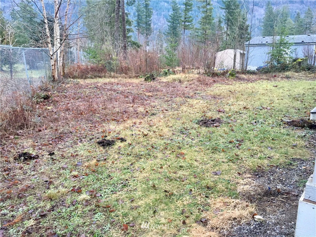 6222 Shamrock Road Maple Falls, WA 98266 - Photo 16 of 39 Gallery Image 16