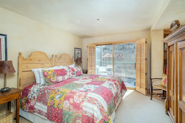 $490,000 | 136 Country Club Drive, Unit 752, Mountain Village, CO 81435