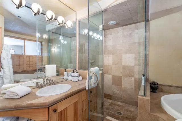 $490,000 | 136 Country Club Drive, Unit 752, Mountain Village, CO 81435