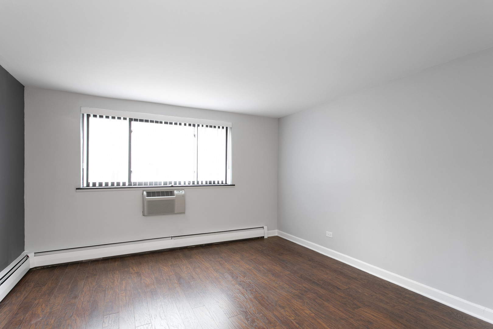 6758 North Sheridan Road, Unit 433 Chicago, IL 60626 - Photo 7 of 12 Gallery Image 7