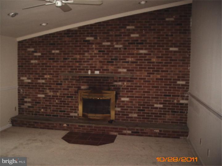 3209 Raye Road Thorndale, PA 19372 - Photo 2 of 8 Family Room