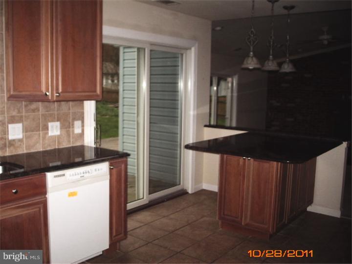 3209 Raye Road Thorndale, PA 19372 - Photo 4 of 8 Kitchen