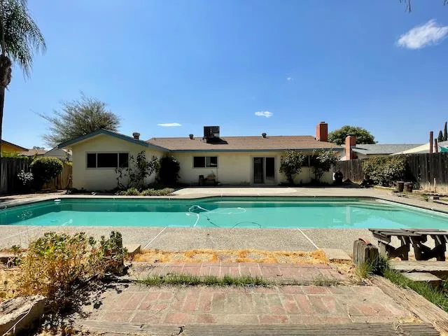 $320,000 | 2851 Julia Circle, Hanford, CA 93230