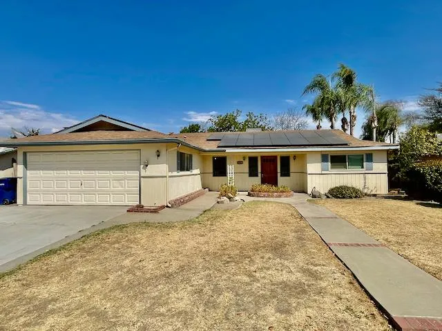 $320,000 | 2851 Julia Circle, Hanford, CA 93230