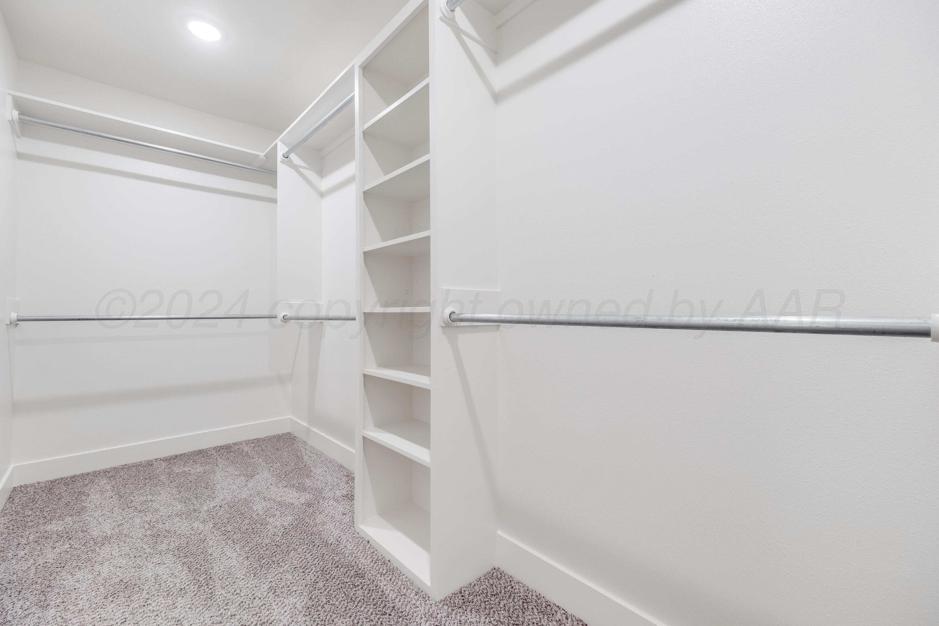 19800 West Costley Road Amarillo, TX 79119 - Photo 29 of 39 Master Closet