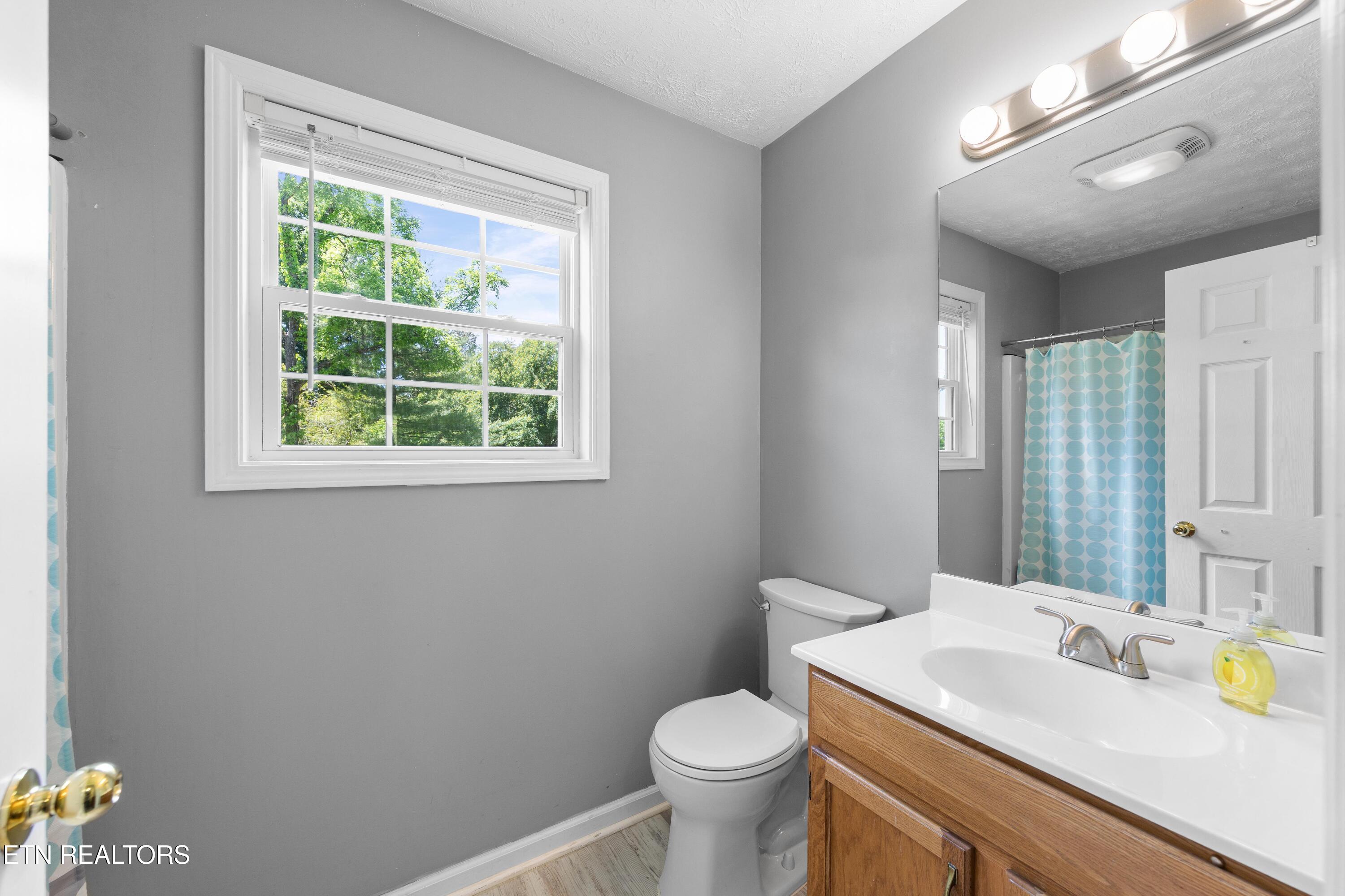 355 Eagle Bluff Road Jacksboro, TN 37757 - Photo 17 of 37 030A0304