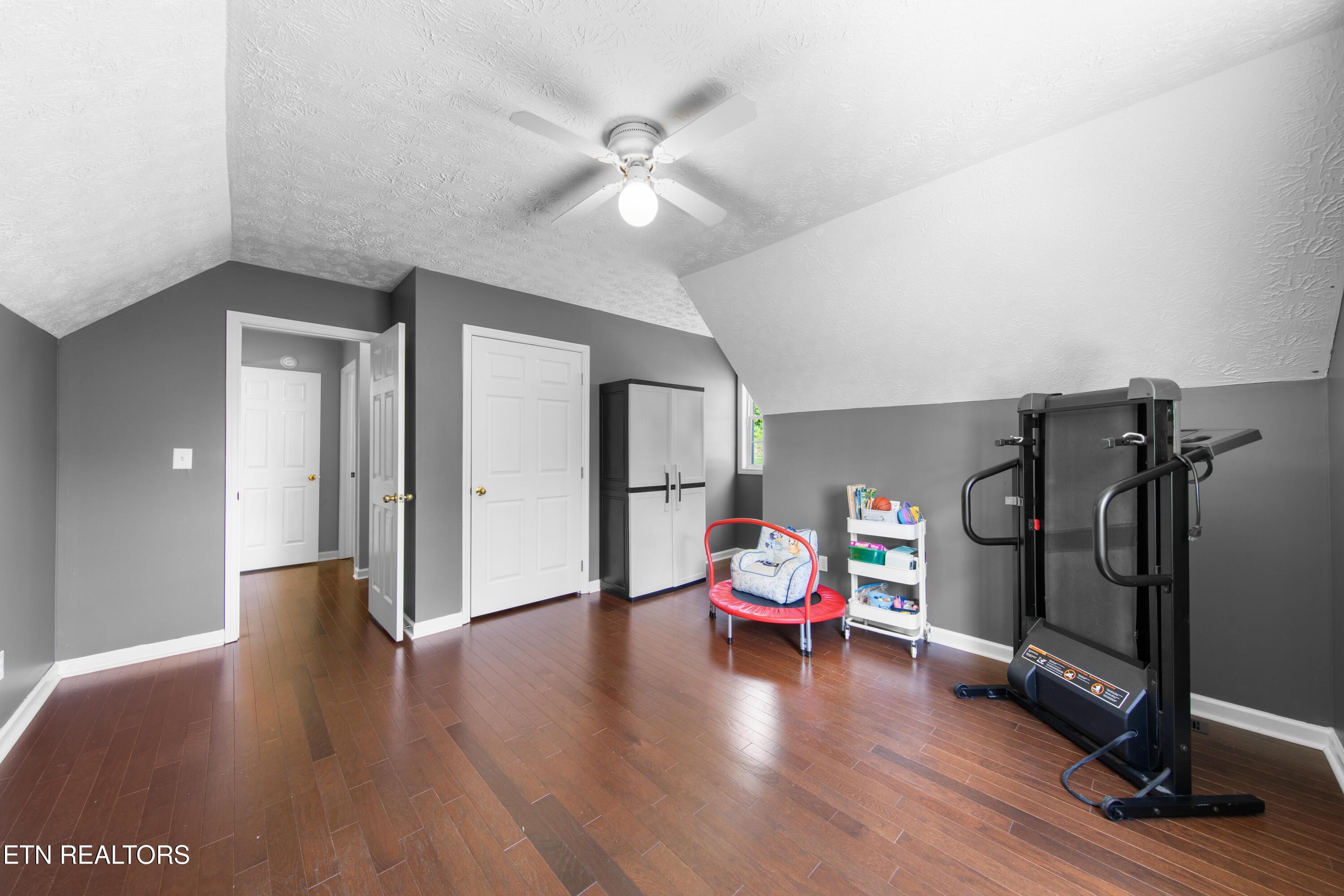 355 Eagle Bluff Road Jacksboro, TN 37757 - Photo 20 of 37 030A0262