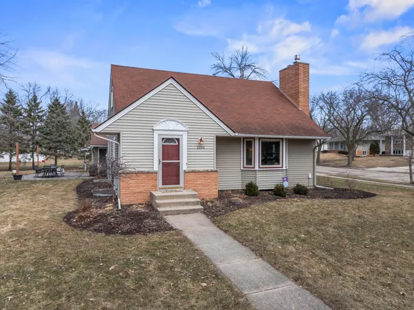 $329,900 | 2200 2nd Avenue Northwest, Austin, MN 55912