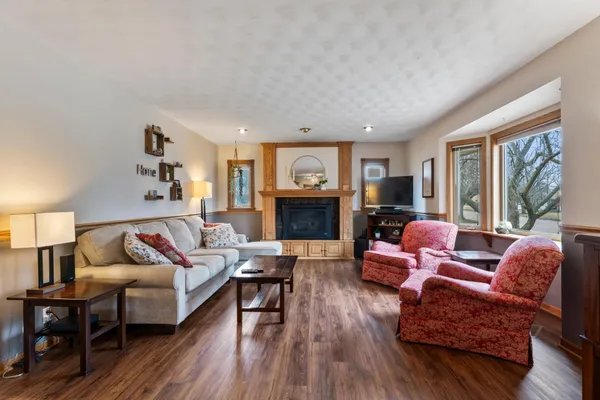 $329,900 | 2200 2nd Avenue Northwest, Austin, MN 55912