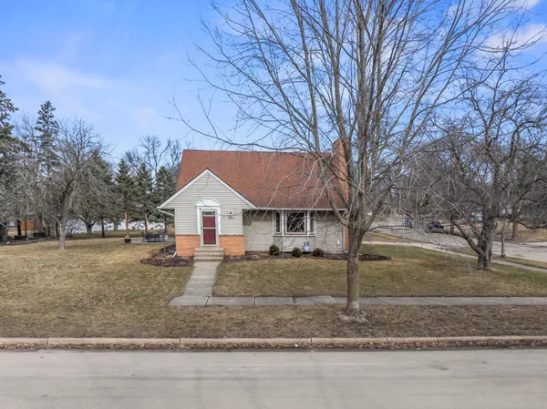$329,900 | 2200 2nd Avenue Northwest, Austin, MN 55912