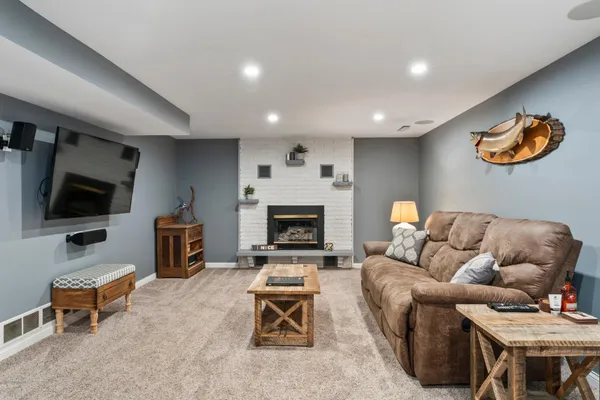 $329,900 | 2200 2nd Avenue Northwest, Austin, MN 55912