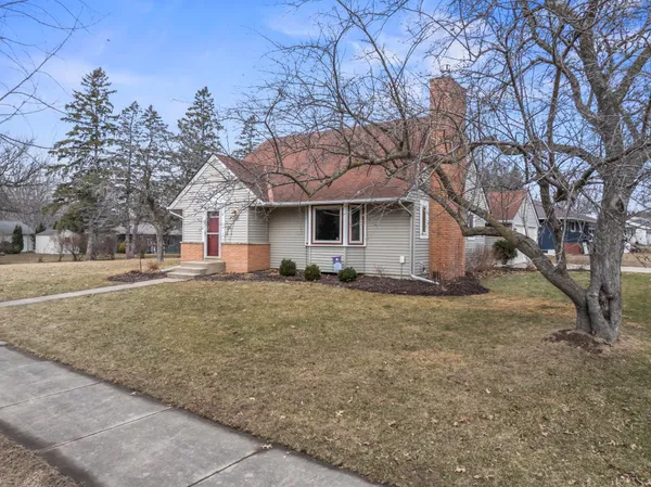 $329,900 | 2200 2nd Avenue Northwest, Austin, MN 55912