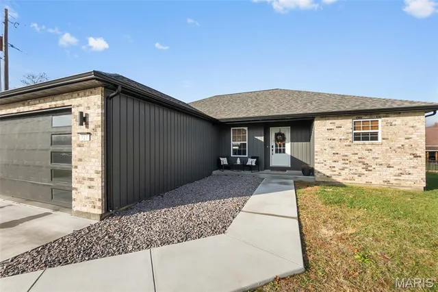 $324,900 | 717 Deerfield Lane, Farmington, MO 63640