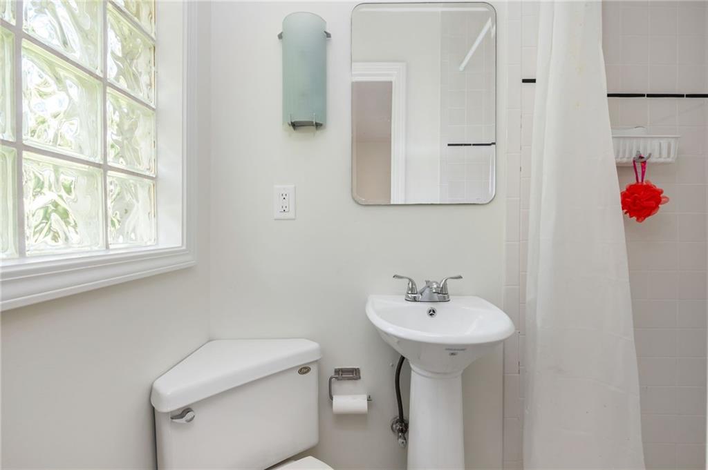 2347 Hunting Valley Drive Decatur, GA 30033 - Photo 10 of 19 Gallery Image 10