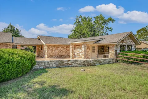 $585,000 | 85 Brookhollow Drive, Wimberley, TX 78676