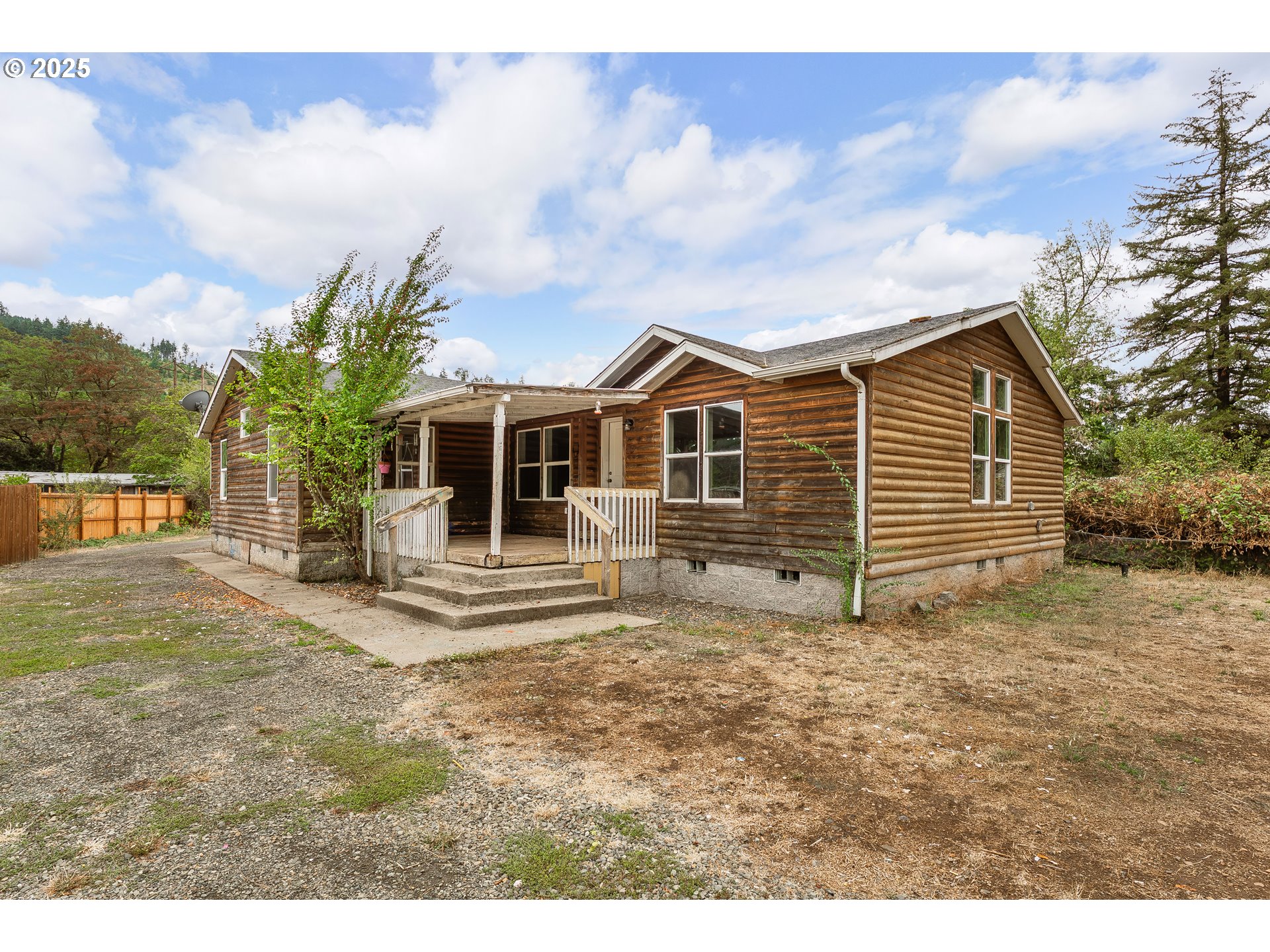 161 South Avenue Sutherlin, OR 97479 - Photo 1 of 45 a view of a house with a yard