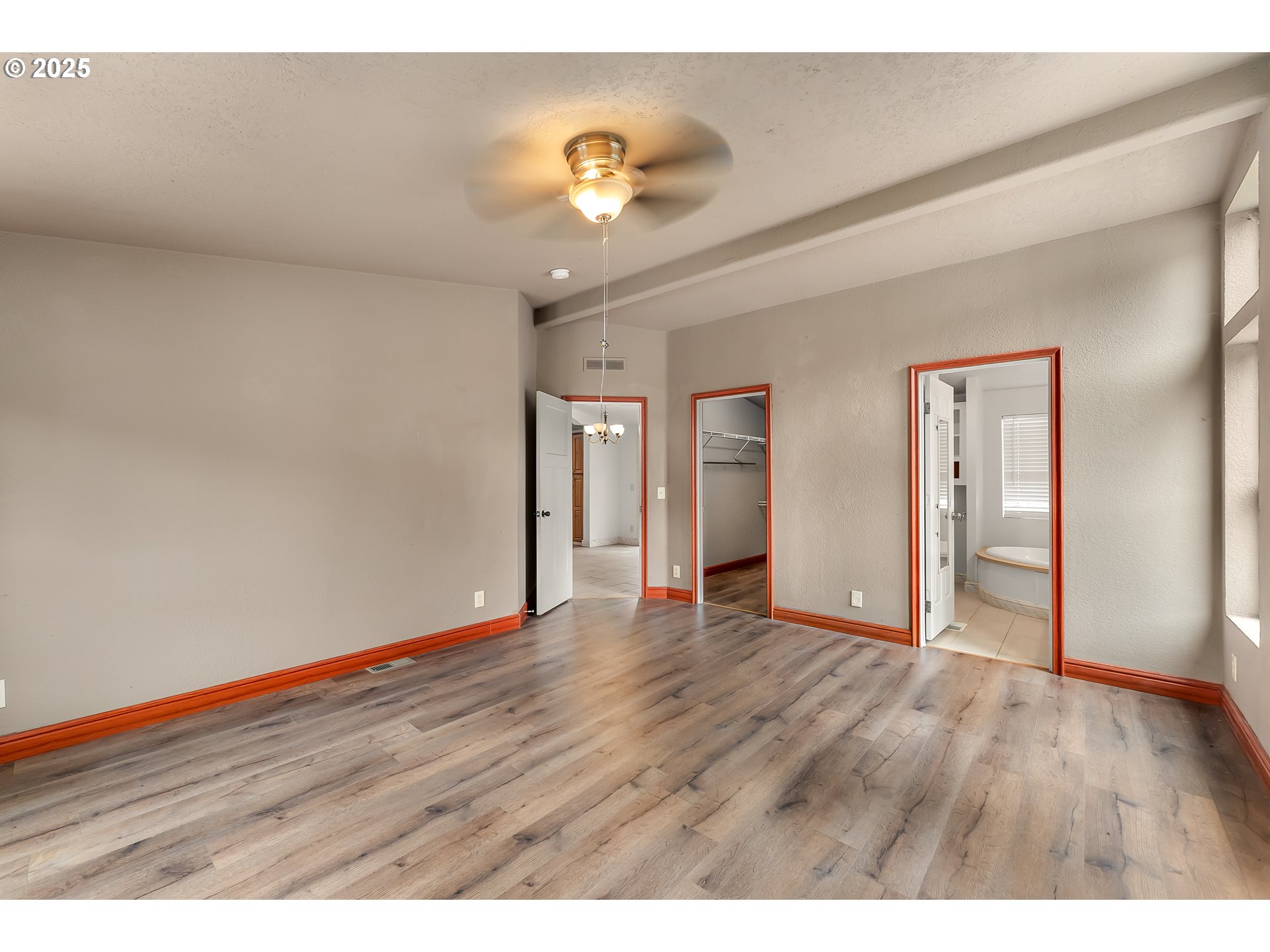161 South Avenue Sutherlin, OR 97479 - Photo 14 of 45 a view of an empty room with wooden floor