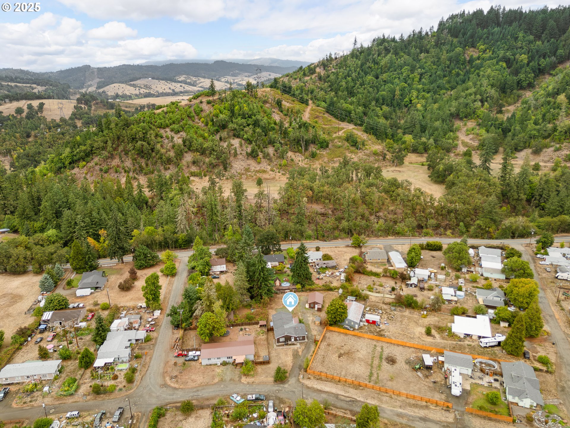 161 South Avenue Sutherlin, OR 97479 - Photo 44 of 45 a view of a city