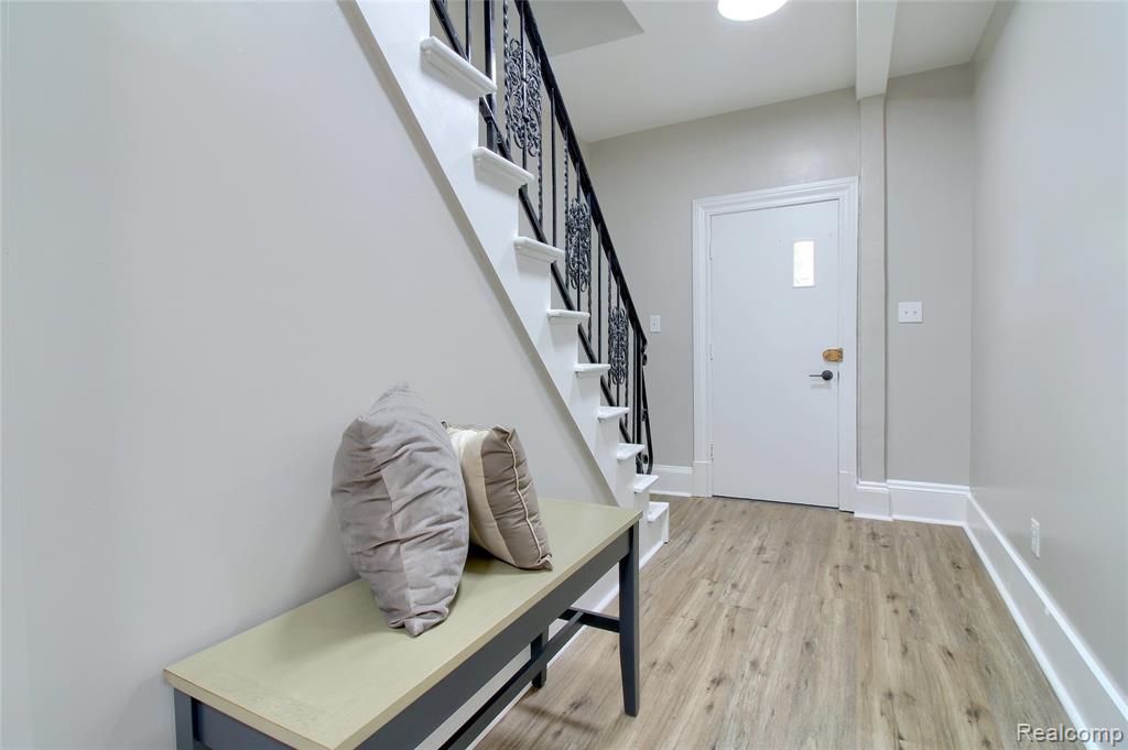 127 Bates Street Jackson, MI 49202 - Photo 22 of 33