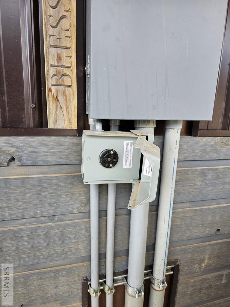 24 Pickett Loop Challis, ID 83226 - Photo 16 of 87