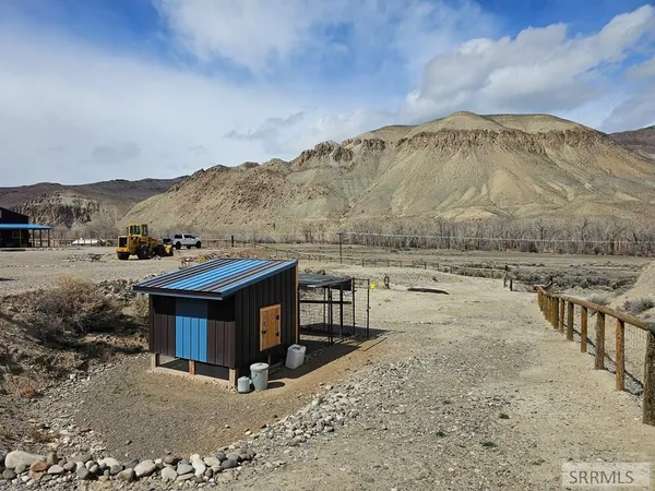 $445,000 | 24 Pickett Loop, Challis, ID 83226