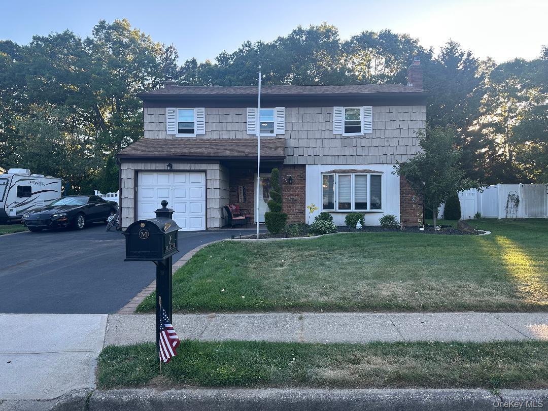 26 Fallen Leaf Road Holbrook, NY 11741 - Photo 1 of 17