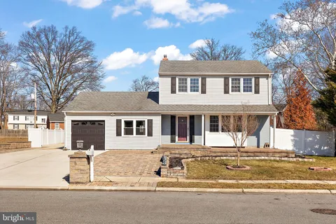 $489,900 | 2407 Larkwood Drive, Wilmington, DE 19810