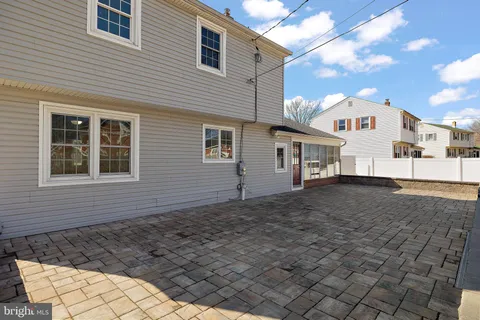 $489,900 | 2407 Larkwood Drive, Wilmington, DE 19810