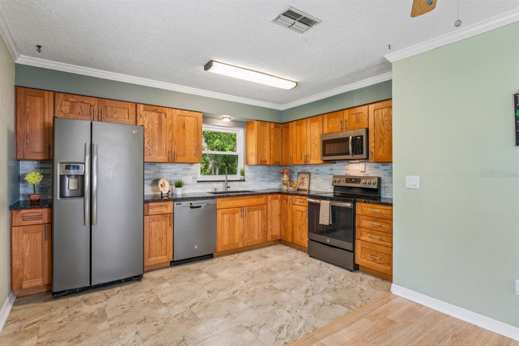 6016 Wilds Drive New Port Richey, FL 34653 - Photo 4 of 71