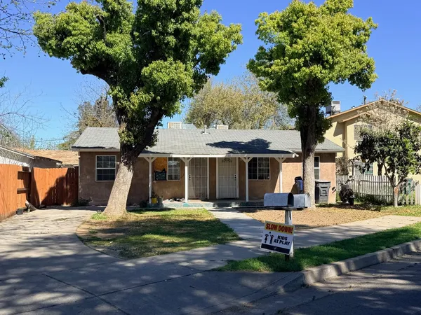$305,000 | 137 Sycamore Street, Madera, CA 93638