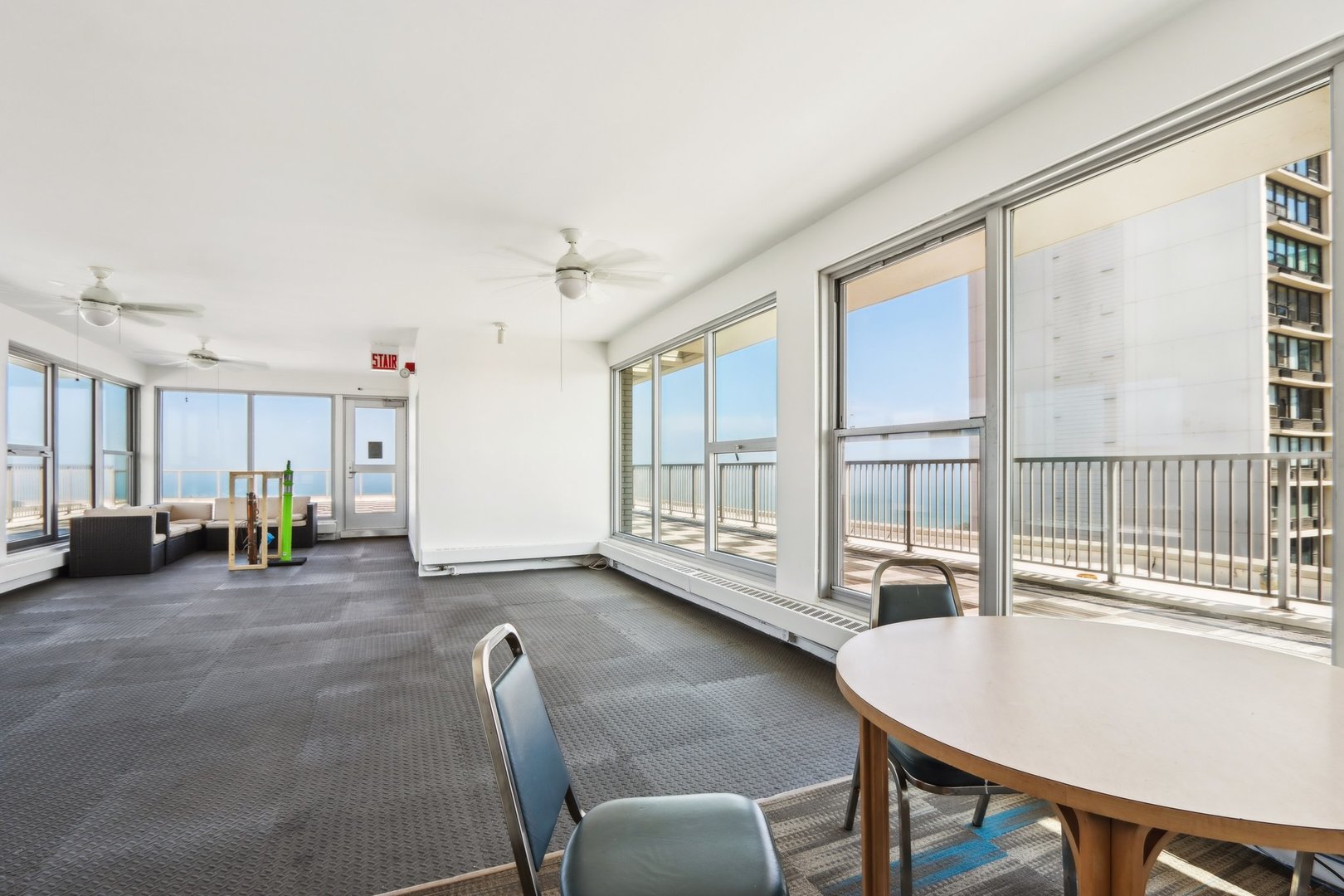 5757 North Sheridan Road, Unit 4G Chicago, IL 60660 - Photo 17 of 24 Gallery Image 17