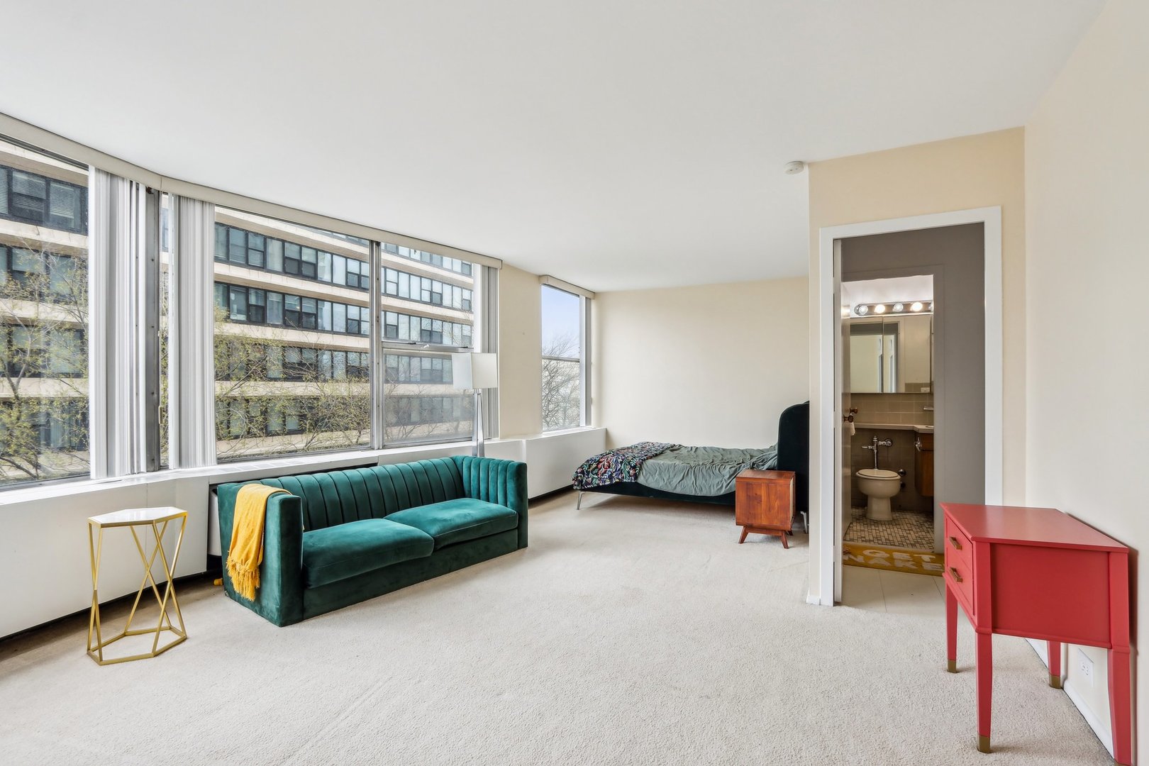 5757 North Sheridan Road, Unit 4G Chicago, IL 60660 - Photo 9 of 24 Gallery Image 9