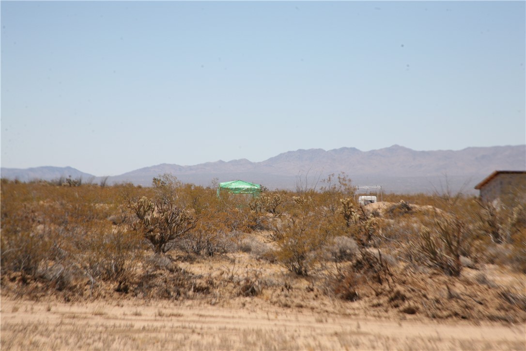 207-17-097 South Cameron Road Yucca, AZ 86438 - Photo 21 of 34