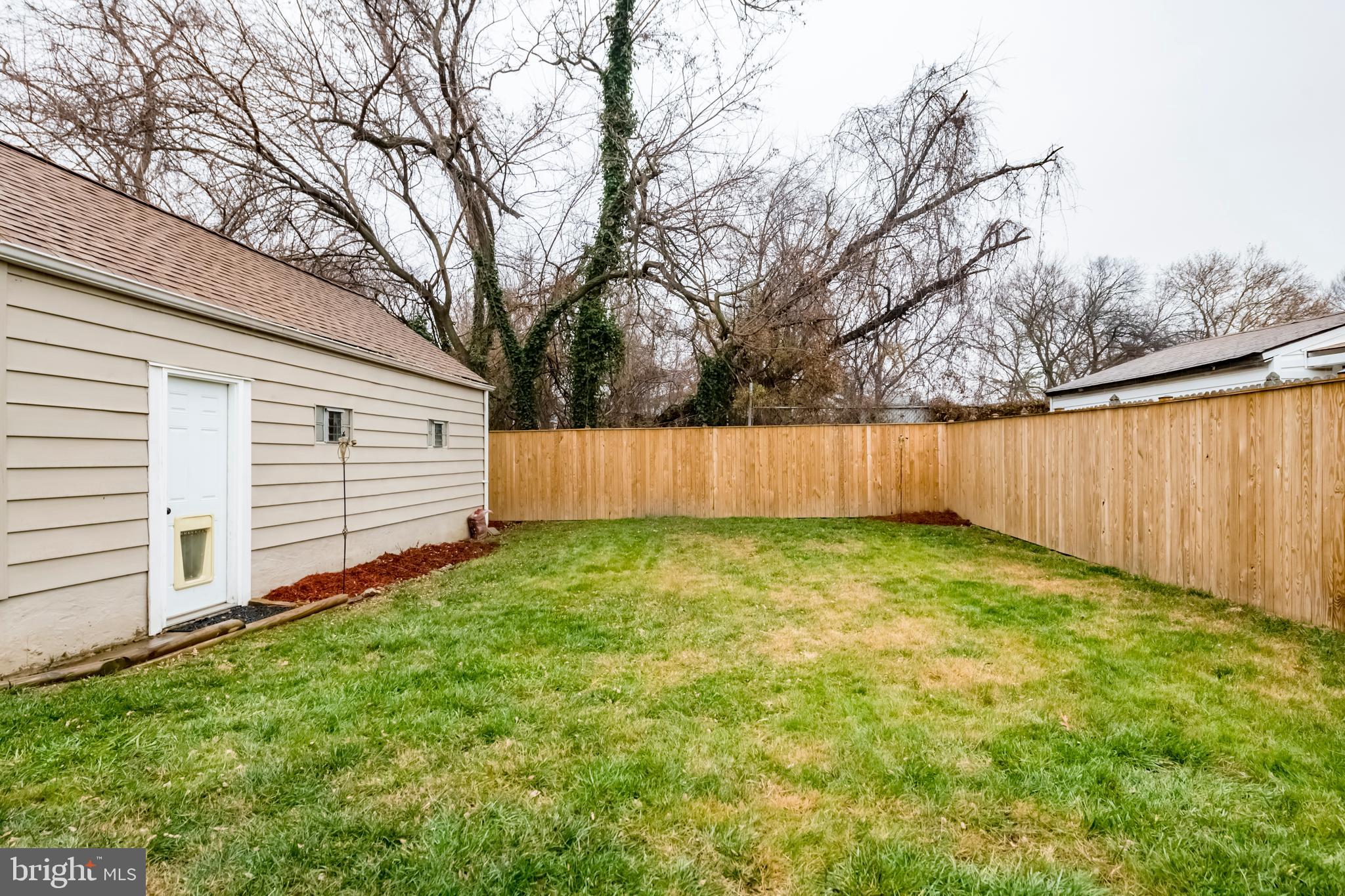 824 Martin Road Baltimore, MD 21221 - Photo 33 of 36 Privacy fence is one year old