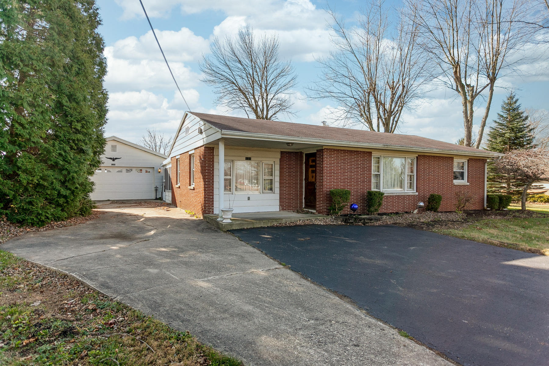 120 East Snodgrass Road Piqua, OH 45356 - Photo 3 of 35