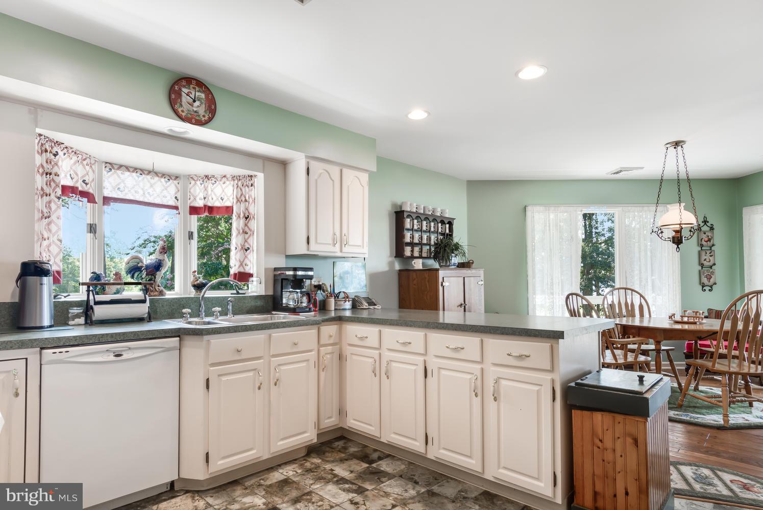 5380 Cassons Neck Road Cambridge, MD 21613 - Photo 6 of 30 Kitchen