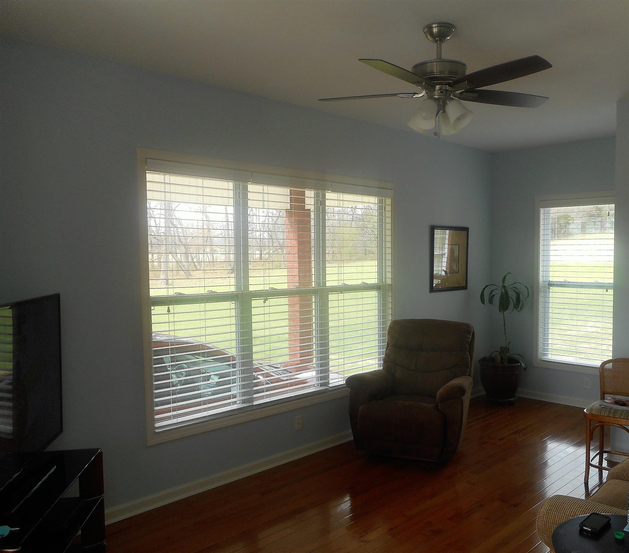 4202 Roy Cole Road Springfield, TN 37172 - Photo 10 of 17 a living room with furniture and a window