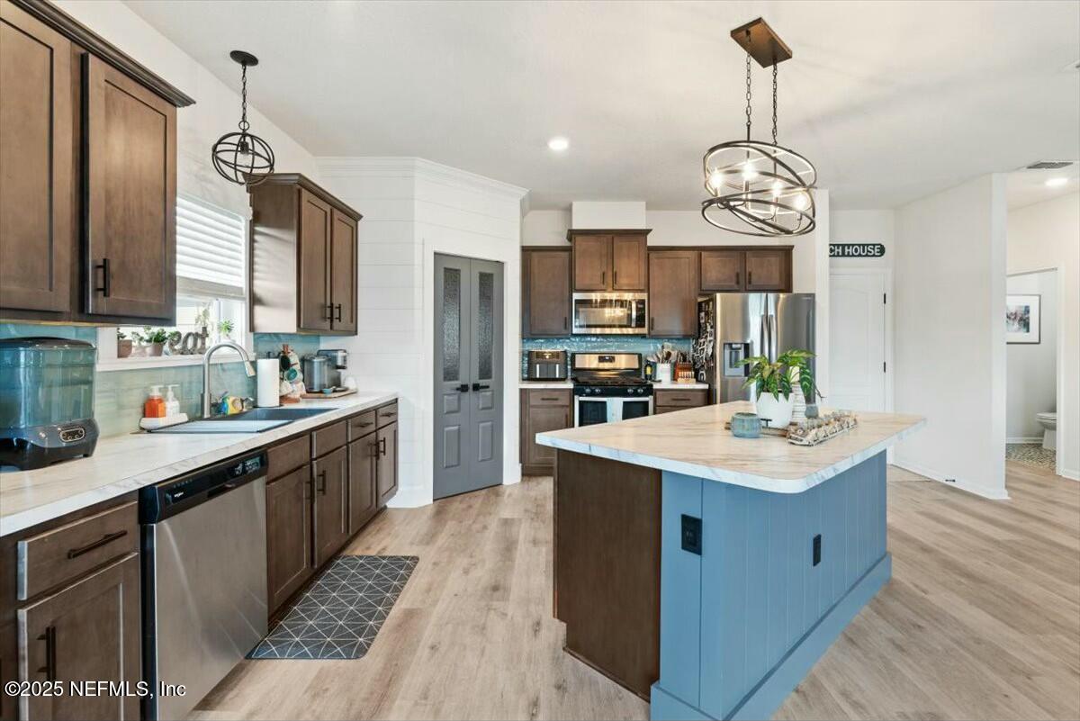 184 Logrono Court St. Augustine, FL 32084 - Photo 16 of 46 Kitchen