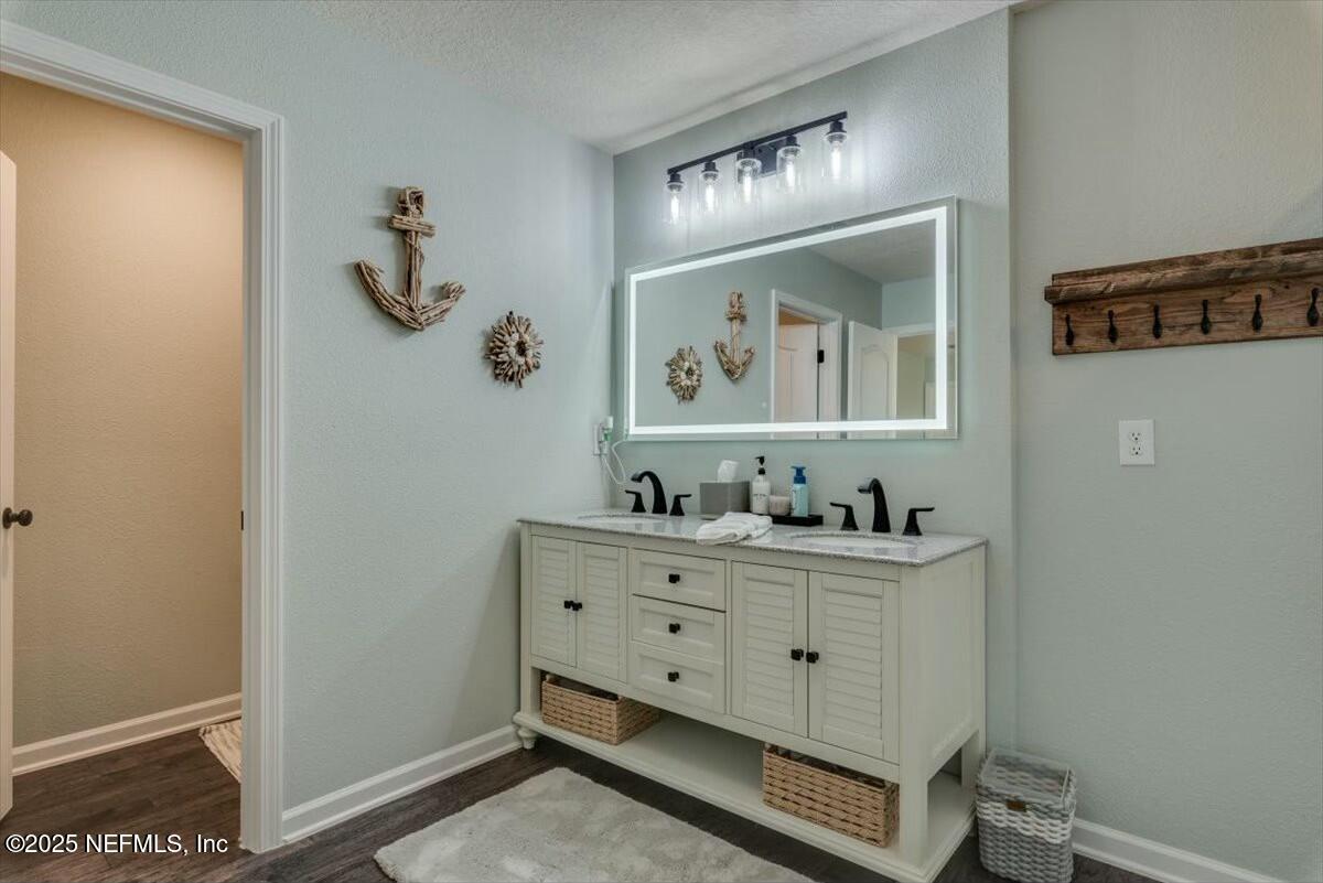 184 Logrono Court St. Augustine, FL 32084 - Photo 23 of 46 Primary Bathroom