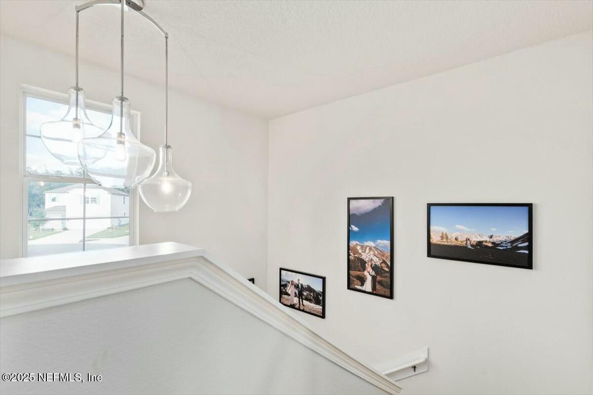 184 Logrono Court St. Augustine, FL 32084 - Photo 25 of 46 High entry ceiling/chandelier